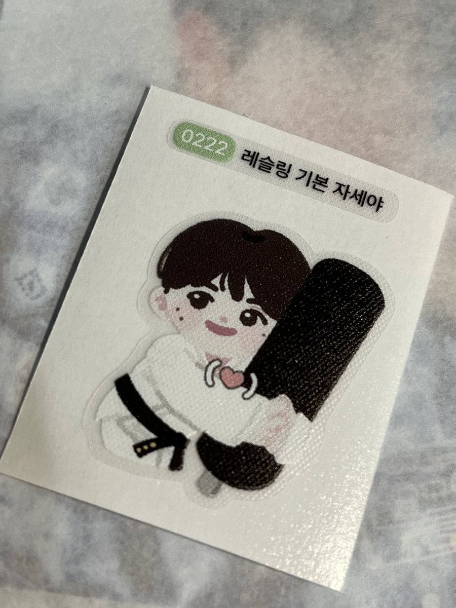 N2J22H's tweet photo. 으엑 너무. 귀얍다 
레슬링 기본 자세야 https://t.co/3E5nhawTHc