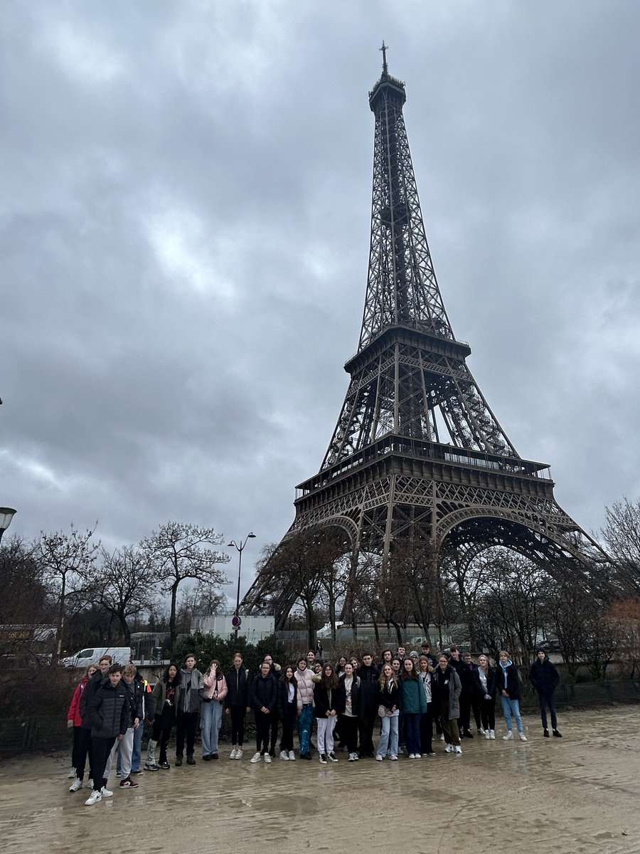 @abbotbeyne Year 9 at the Eiffel Tower this morning. State de France, Arc de Triomphe and Champs Elysee still to do today! #OnwardTogether