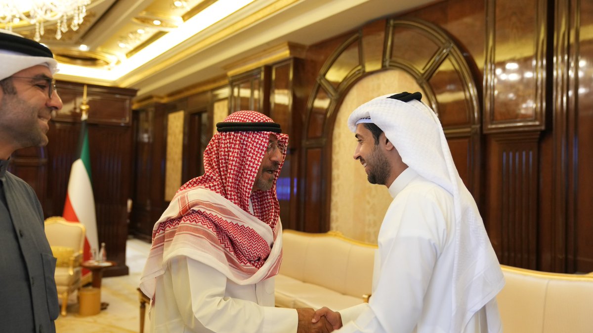 Deehani's tweet photo. لقاء جمعية أعضاء هيئة التدريس اليوم مع سمو رئيس مجلس الوزراء الشيخ د. محمد صباح السالم الصباح في قصر بيان https://t.co/gANQ9L3Mvz