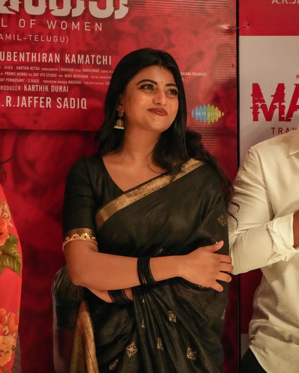 anandhikayaloff's tweet image. What if I&apos;m #yashna in #HiNanna 🖤

#mangai audio launch event 🖤✨

#anandhi #kayalanandhi #MrunalThakur
#Nani