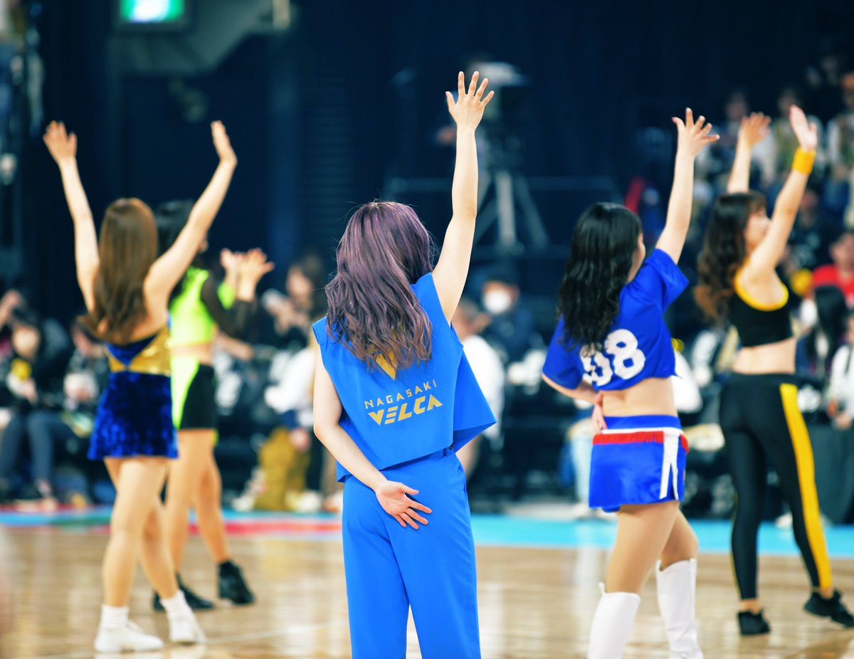 saay_61's tweet photo. ALL-STAR CHEERLEADERSとしてコートに立つこと、ずっと思い続けていた夢でした！
チアスピリット溢れる場で、各地代表の素敵なチアリーダーの皆さんから刺激をいただきながら過ごした時間、一生の宝物です💎
たくさんの応援を本当にありがとうございました🙇🏻‍♀️
#長崎ヴェルカ
#Bリーグオールスター https://t.co/DZB2kATjLh