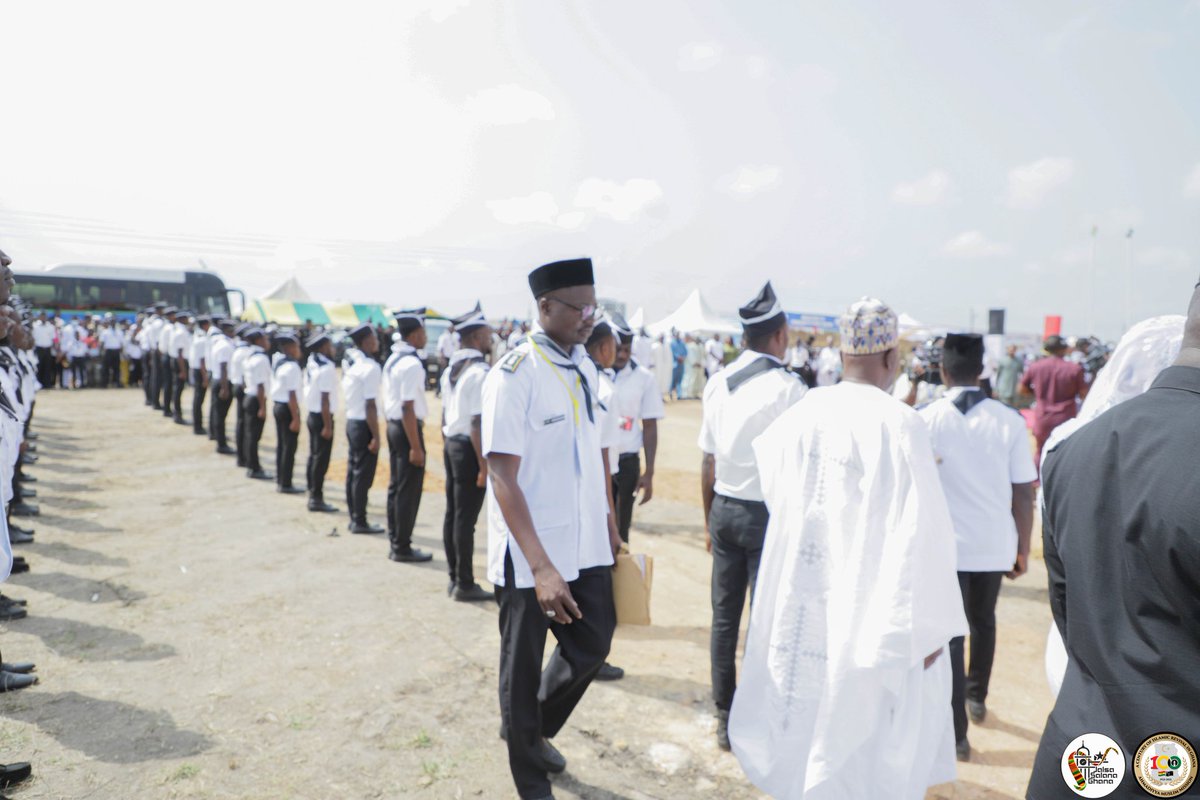 Arrival of Guest of Honour & #inspection of Guard of Honour at the 91st #JalsaSalana #Ghana 2024 #JalsaArrival #JalsaSalana #AhmadiyyaGhana100 #CentenaryCelebration
