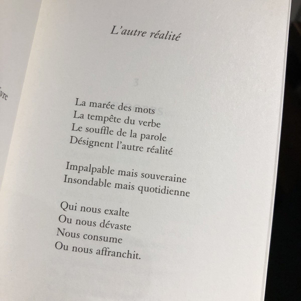 lecartographe's tweet photo. Quand un peu de poésie se niche dans une boîte à livre, il faut s’en délecter !
#AndréeChedid https://t.co/YCRBW4h6HZ