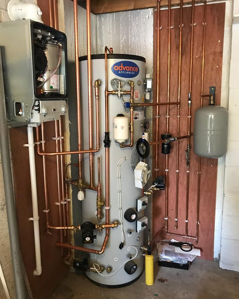 AdvanceALTD's tweet image. Another great installation sent in from one of our customers of our Multi Fuel Thermal Store.

We are always happy to share the love with Installs!

buff.ly/3HpYJyp  

#advanceappliances #thermalstore #multifuel