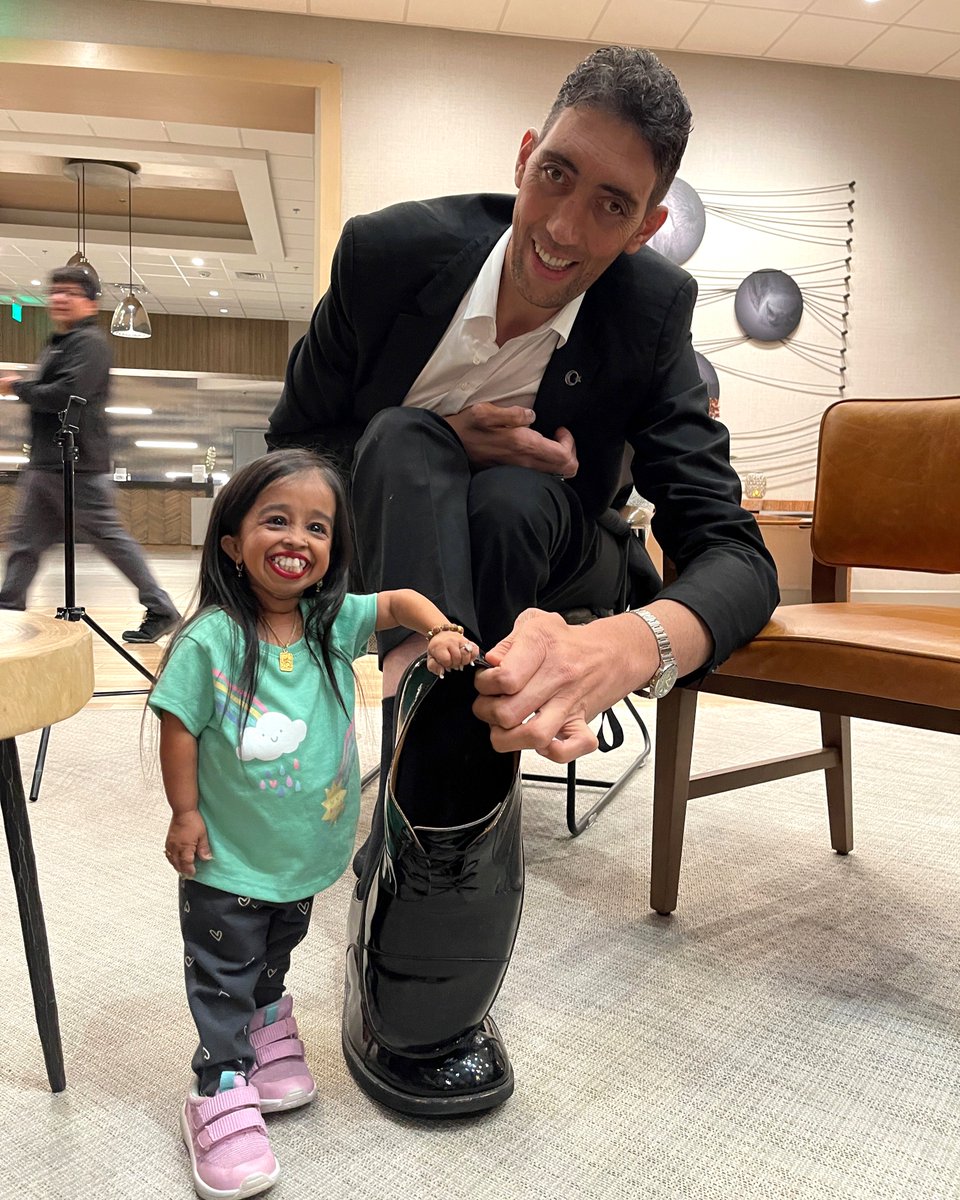 When the world's tallest man and the world's shortest woman link up 🥰️🥰️🥰️ Mehmet Veysi Bora 📷