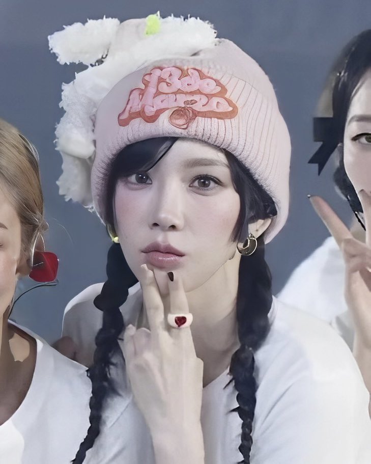 clxudty39's tweet photo. SMTOWN_LIVE_2024_TOKYO
#태연 #TAEYEON #テヨン 💜ྀི 
이틀간 도쿄돔에서 쓴 귀여운 귀 모자
 ㄴ 태연언니는 세상에서 가장 귀여운 사람이에요

240221                                 240222 https://t.co/WvYu7ymh36