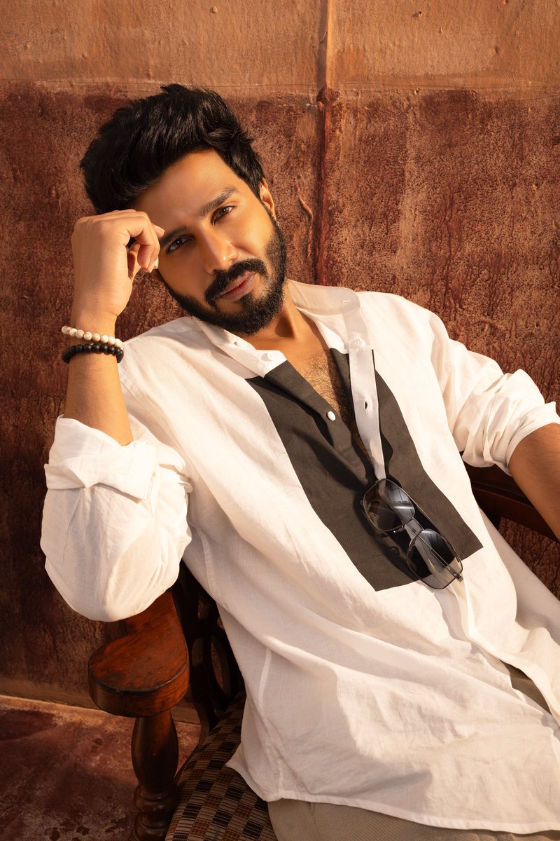 TheVishnuVishal's tweet photo. 1, 2 or 3? https://t.co/BBL1xp6Qvt