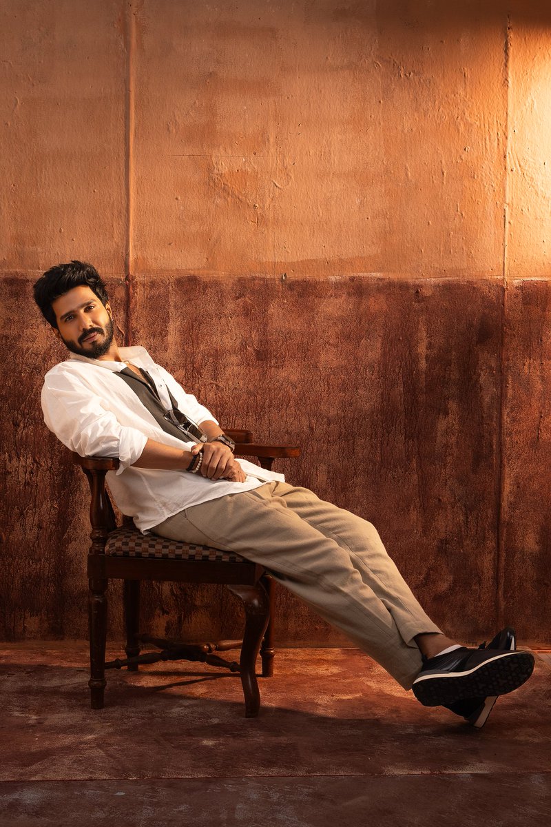 TheVishnuVishal's tweet photo. 1, 2 or 3? https://t.co/BBL1xp6Qvt