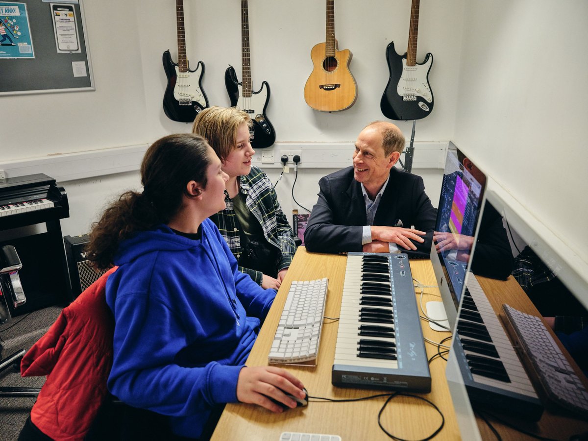 LondonYouth's tweet photo. Yesterday, our patron His Royal Highness The Duke of Edinburgh visited one of our member clubs, @salmonyouth.

The Duke heard firsthand from youth professionals from across our membership, met with young people and explored the youth club. https://t.co/sroQ12eUMW