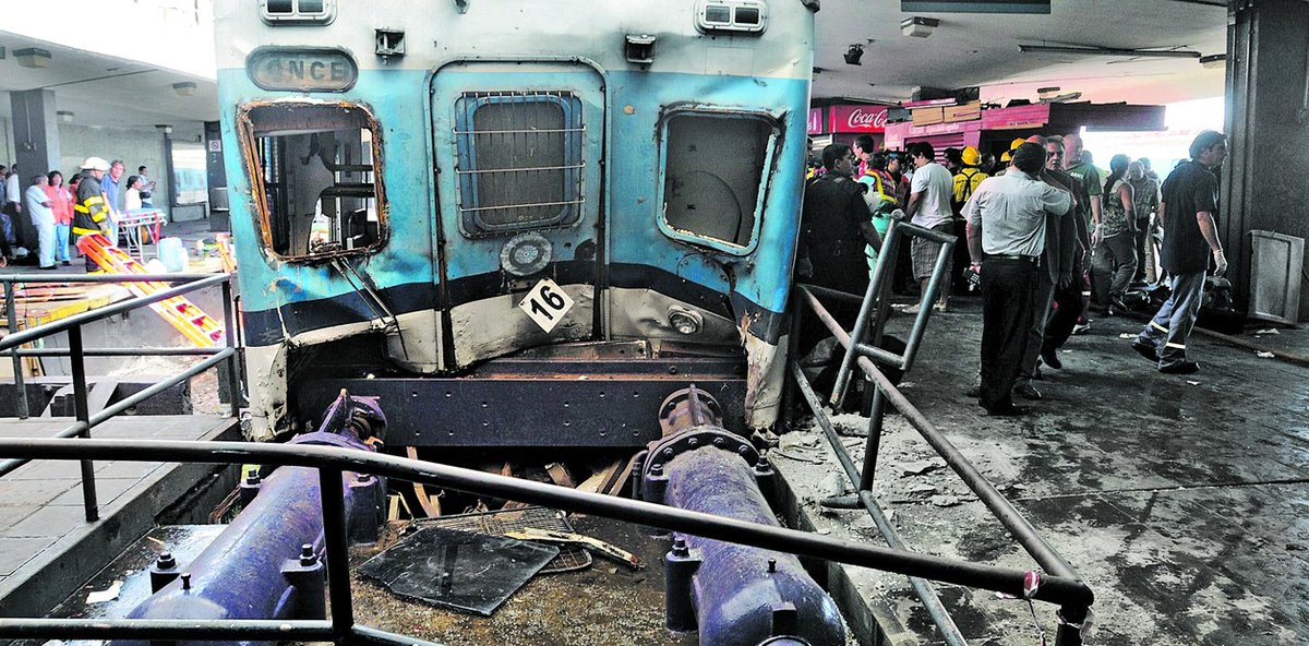 clauavruj's tweet image. 12 años de la #TragediaDeOnce, huellas dolorosas en nuestra sociedad. Marcas eternas en todos los que estuvimos cerca de las víctimas y los familiares. Admiración permanente a la lucha de ellos por justicia, memoria y respeto. Abrazo del alma @MariaLujan_Rey a todos ustedes.