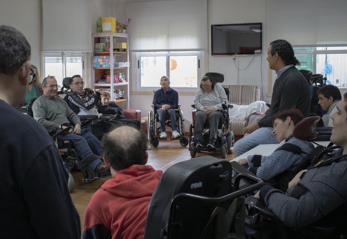 ASPACE_Galicia's tweet image. 📰Ayer pudimos reunirnos con las personas que conforman la red de ciudadanía activa en @ASPACECoruna.
Compartimos los temas que les preocupan, sus prioridades de líneas de actuación para la federación en 2024, así como sus intereses en formación. #SomosASPACE
