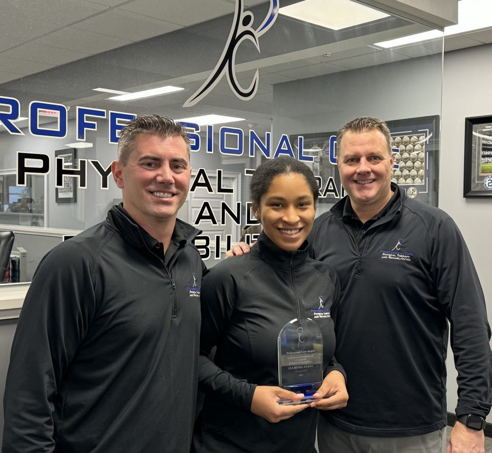 Congrats to our very own Diamond Evans, recipient of the Professional CARE Award!  This award acknowledges outstanding performance by honoring an employee who consistently demonstrates professionalism and exceptional care for our patients.  
#professionalcarept