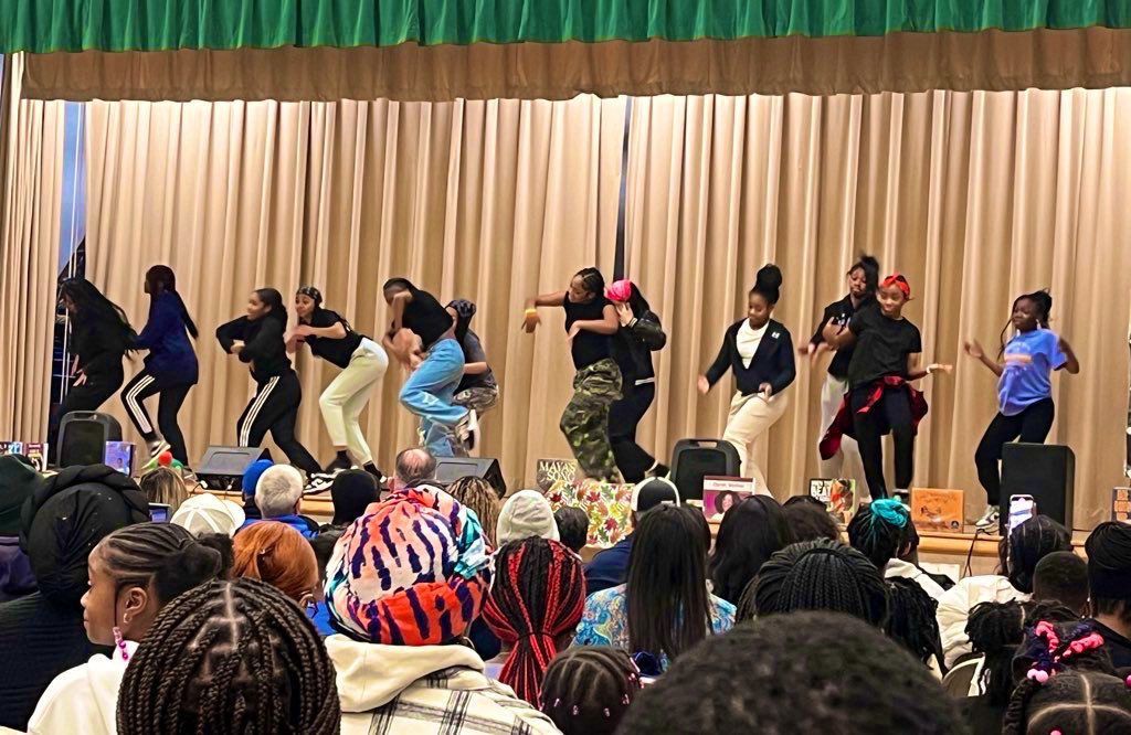 MzYounger tweet media