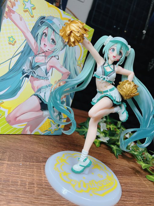 飾ってみた!
ミクさん顔面最強ワン🐶✨ 