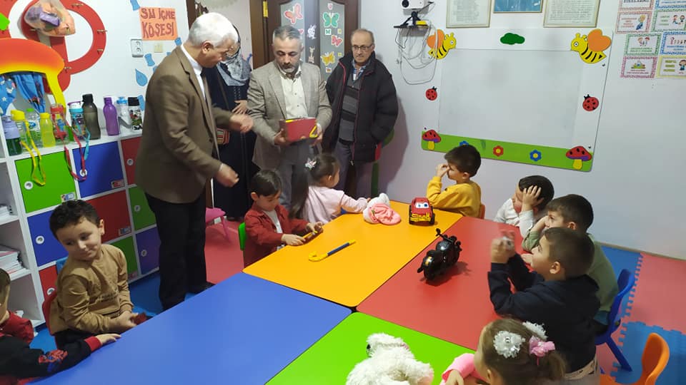 KaynarcaMuftulk's tweet photo. İlçemiz Karaçalı mahallesi 4-6 yaş kursumuzu ziyaret ederek minik öğrencilerimizle sohbet ettik. https://t.co/Dg6Cq2yc1T