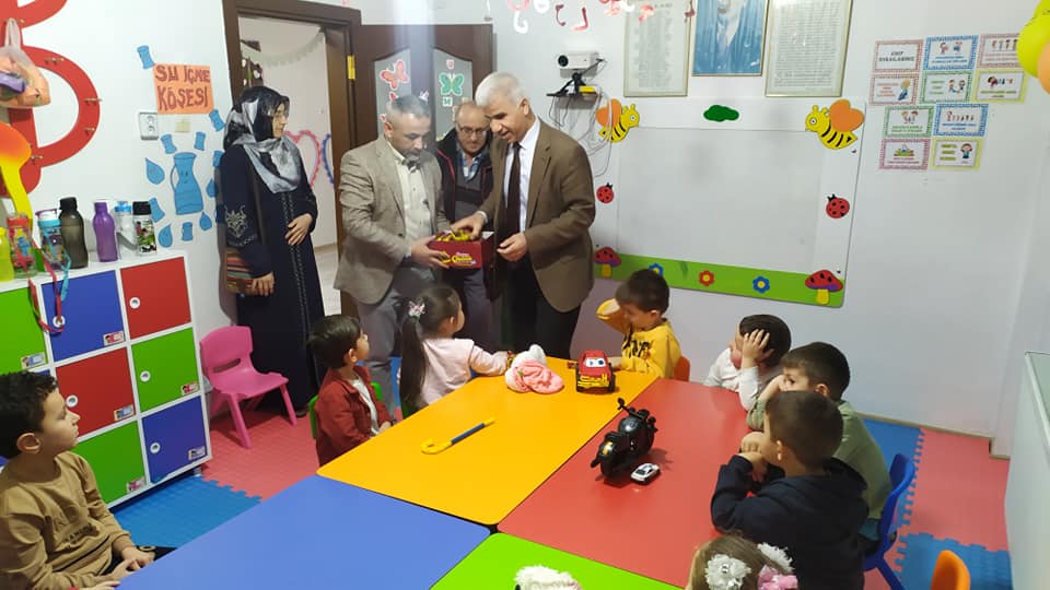 KaynarcaMuftulk's tweet photo. İlçemiz Karaçalı mahallesi 4-6 yaş kursumuzu ziyaret ederek minik öğrencilerimizle sohbet ettik. https://t.co/Dg6Cq2yc1T