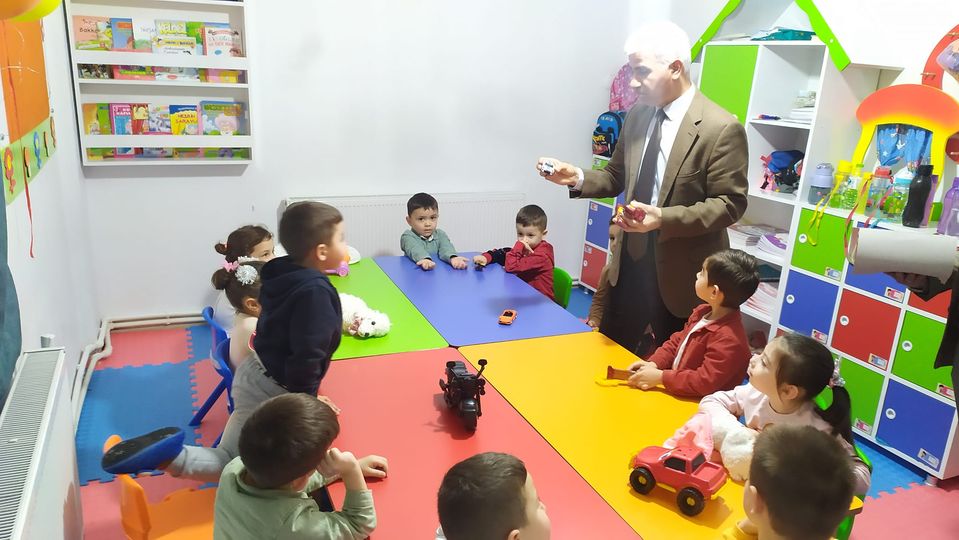 KaynarcaMuftulk's tweet photo. İlçemiz Karaçalı mahallesi 4-6 yaş kursumuzu ziyaret ederek minik öğrencilerimizle sohbet ettik. https://t.co/Dg6Cq2yc1T