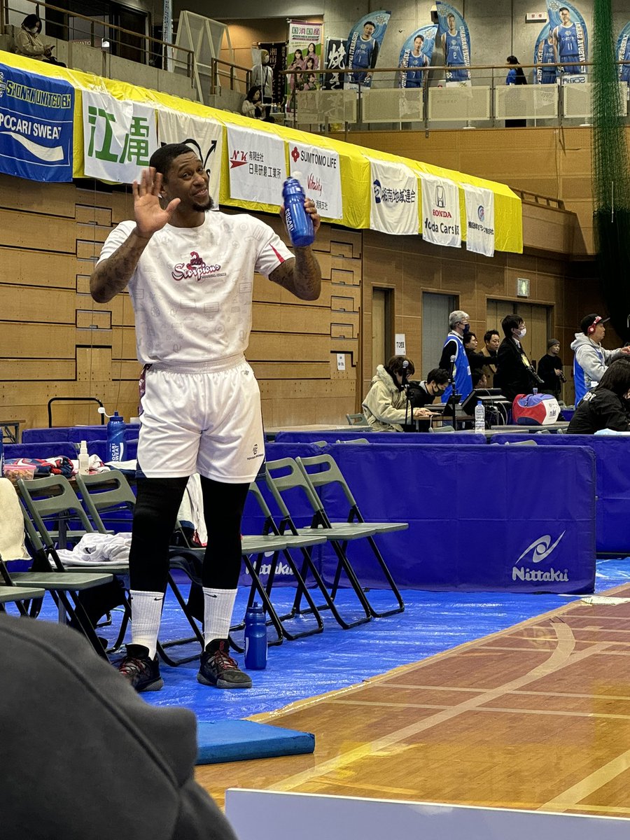 x5IInV32nQe3wBw's tweet photo. 日本vsグアム
大活躍だったグアム代表アーネスト・ロス選手のかわらしい姿をどうぞ〜🥰

#EarnestRoss
#豊田合成スコーピオンズ
#ASIACUP https://t.co/DcDgX8arDF