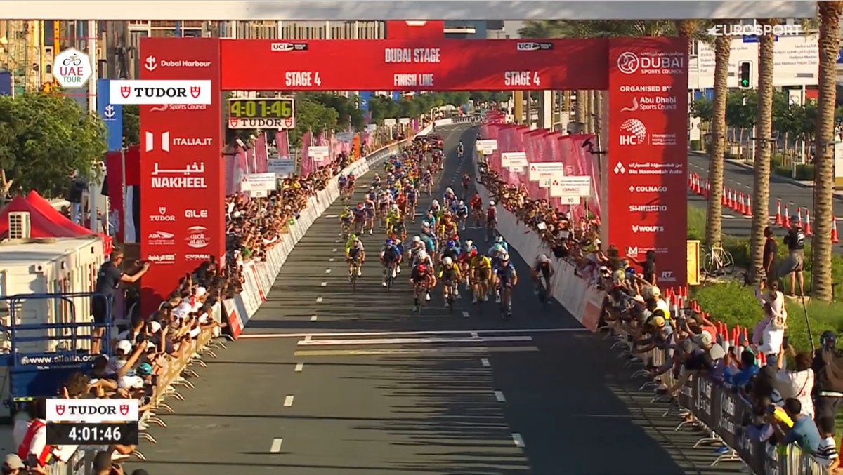 Another high speed, chaotic final at Dubai Harbour as @FabioJakobsen sprints to 6th place for the team. Two more chances for a sprint to come! #KeepChallenging #UAETour2024 🇦🇪