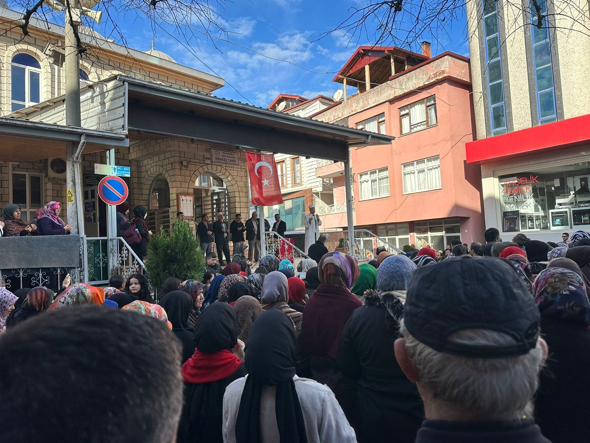 KaynarcaMuftulk's tweet photo. Diyanet işleri başkanlığı organizasyonu ile İlçemiz hocalarımızın rehberliğinde kutsal topraklara umre ibadetini ifa etmek üzere gidecek olan umre yolcularımıza uğurlama programa düzenlendi.
Programa ilçe müftümüz Süleyman DEMİRYÜREK, görevlilerimiz ve  halkımız katıldı. https://t.co/mYsDjJDPTR