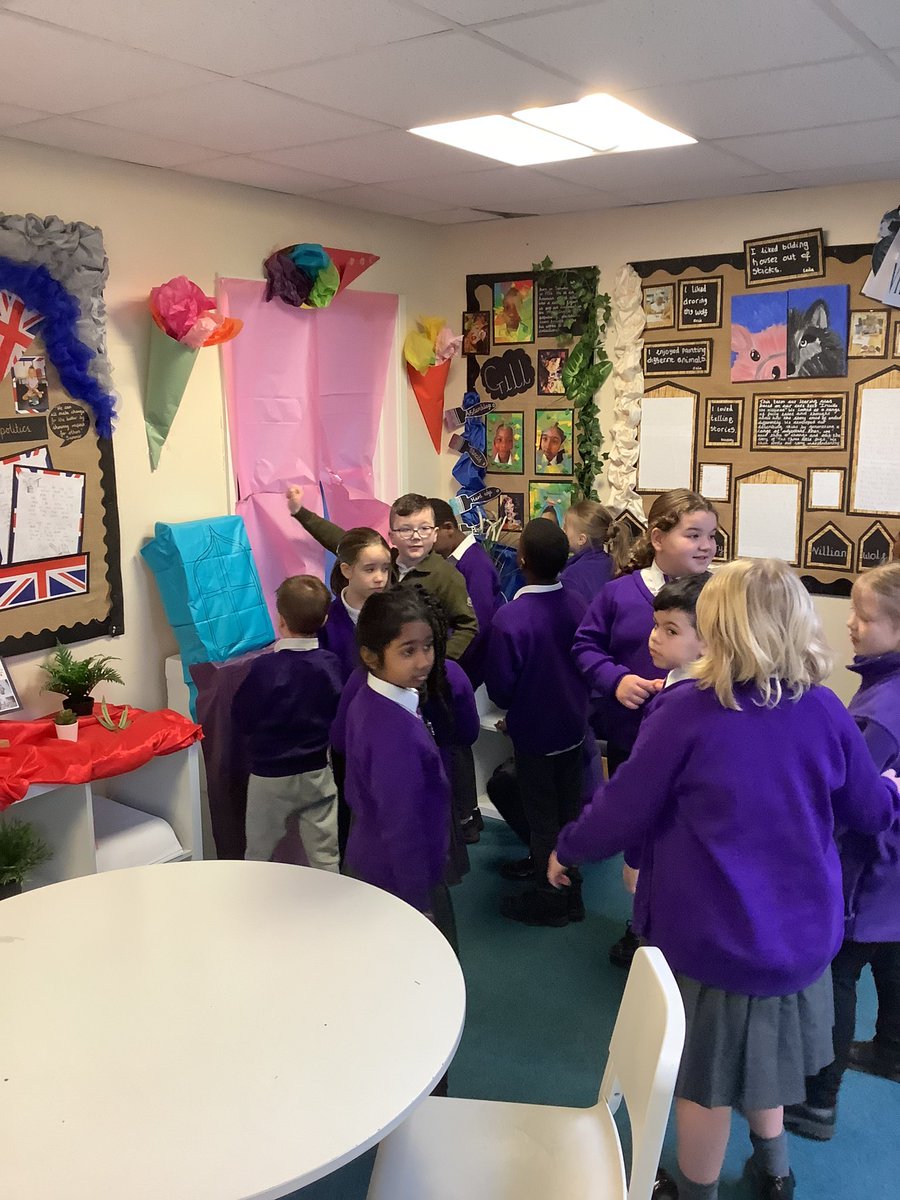 HaematiteEPS's tweet photo. Gill Class are enjoying an immersive lesson, where their chosen story ‘The Ice Cream Palace’ from the core text ‘Telephone Tales’ was introduced. https://t.co/gzbX7gkhfD