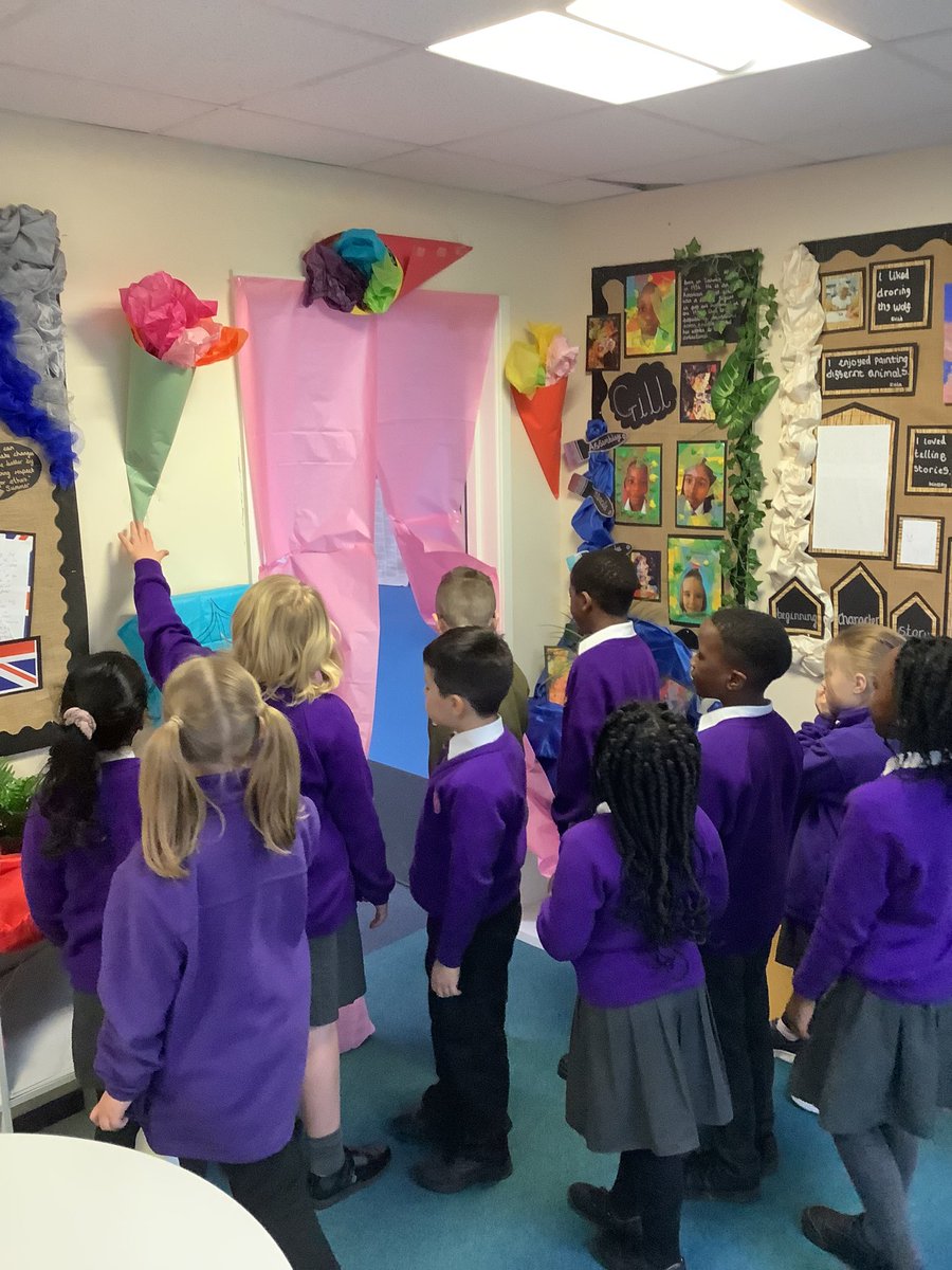 HaematiteEPS's tweet photo. Gill Class are enjoying an immersive lesson, where their chosen story ‘The Ice Cream Palace’ from the core text ‘Telephone Tales’ was introduced. https://t.co/gzbX7gkhfD
