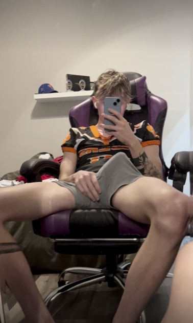 oj_twink's tweet photo. Rt is you want to sit on my lap😈 https://t.co/WwjCuVv0nY