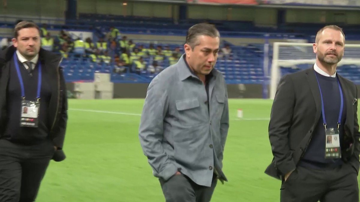 تقرير خطير من أثليتك: تشيلسي هيواجه بنسبة أقل عقوبات خصم النقط محليا او بنسبة أكبر الحرمان من المشاركات الأوروبية لو كسب نهائي الاحد واتأهل للمؤتمرات

السبب اليويفا يسمح بخسائر مالية أقل من البريمرليج ولا يعترف ببند تقسيم قيمة الصفقات (بداية من صيف 2023) على عقود 8/9 سنوات

ثريد