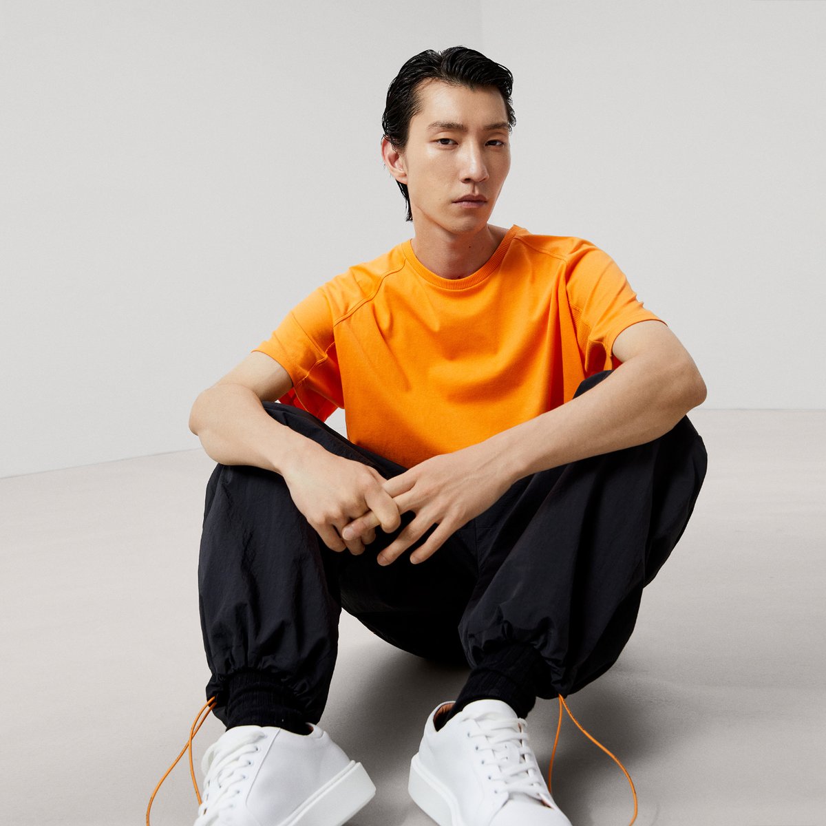 Adolfo Domínguez te anima a lucir a la moda sin preocuparte por el precio 🤩 

Hasta final de Febrero puedes encontrar estos artículos y muchos más con:-10% adicional por la compra de 2 uds, -15% por la compra de 3 uds. y -20% por la compra de 4/+ uds 🛍️

#Outlet #AdolfoDomínguez