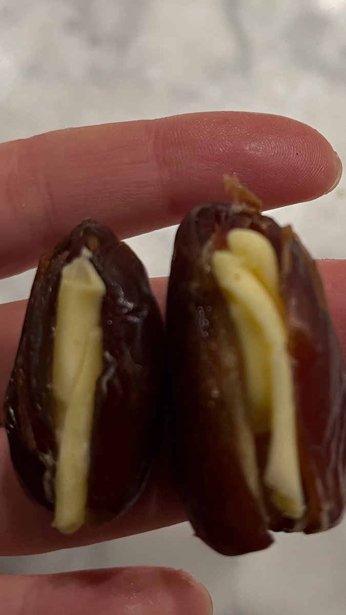 celestialbe1ng's tweet image. Got my SSRIs at the market this morning. 

Medjool dates (date extract) were found to be as effective as Prozac or Valium in treating anxiety in mice, according to the study.

Dates with butter = nectar &amp;amp; ambrosia.

How do you date?