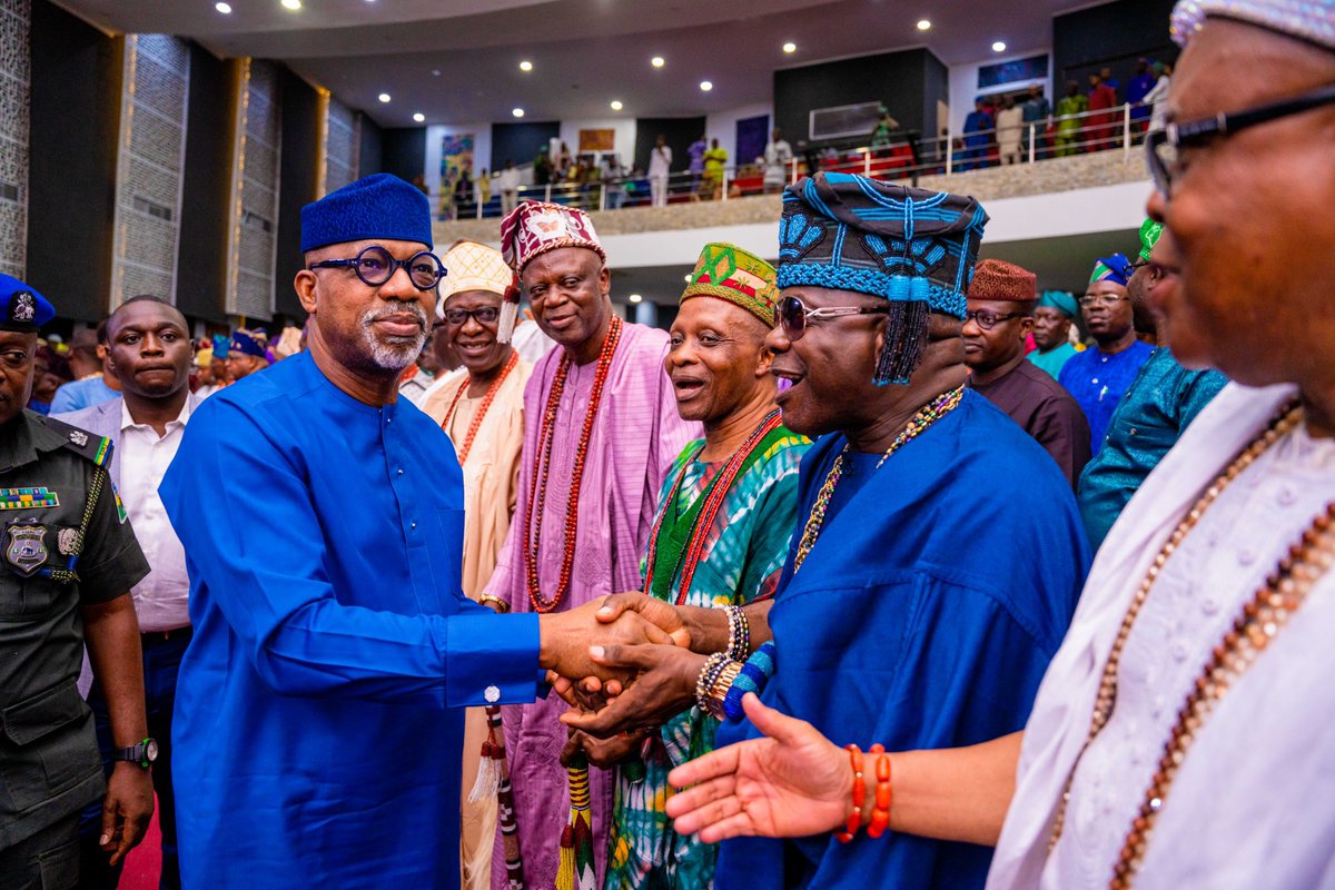 sfojoemmanuela's tweet photo. Ogun To Begin Sales Of 100 Trucks Load Of Rice At Cheaper Rate-Abiodun

...the poor, elderly, vulnerable to get free allocation

@OGSG_Official has purchased 100 trucks load of rice to be sold at cheaper rates to residents of the state to cushion the effect of the rise in the prices of goods in the country.