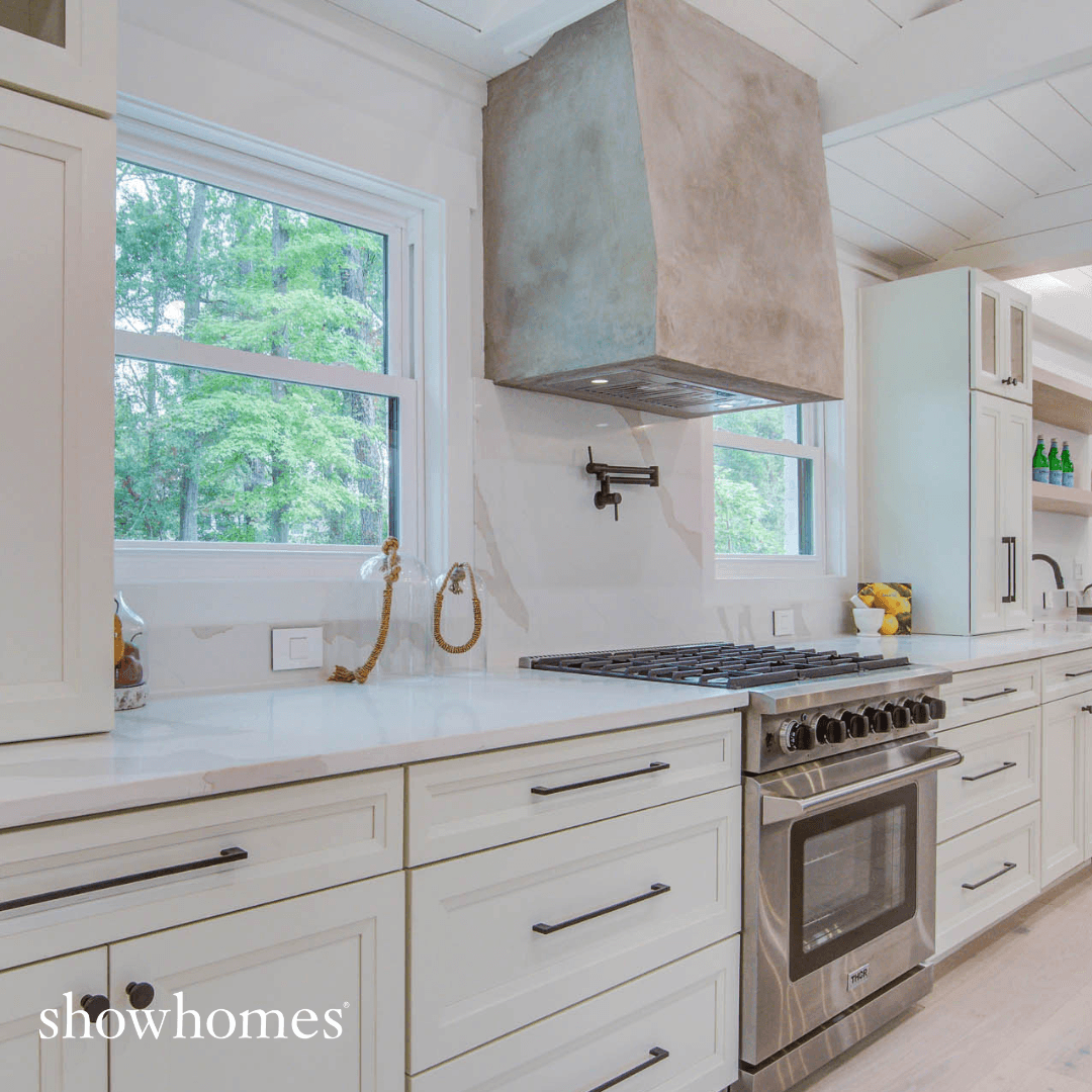 A moment for the kitchen - the hardest working room in the house! 🍳 From staging to updating, Showhomes Charleston is here to help. Give us a call today 843.606.2811 Showhomes Charleston Staging | Updating |Styling | Consultations & more