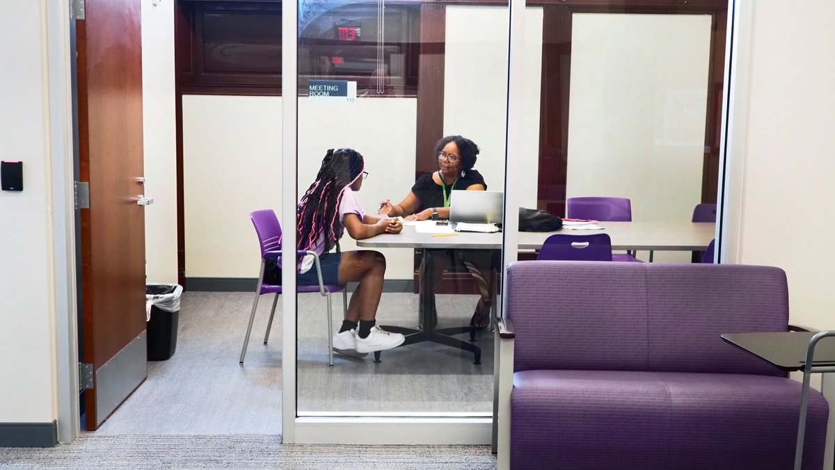 CHPL offers a variety of study and meeting spaces for needs of all kinds!

Book one today for free --> chpl.org/meeting-study-…