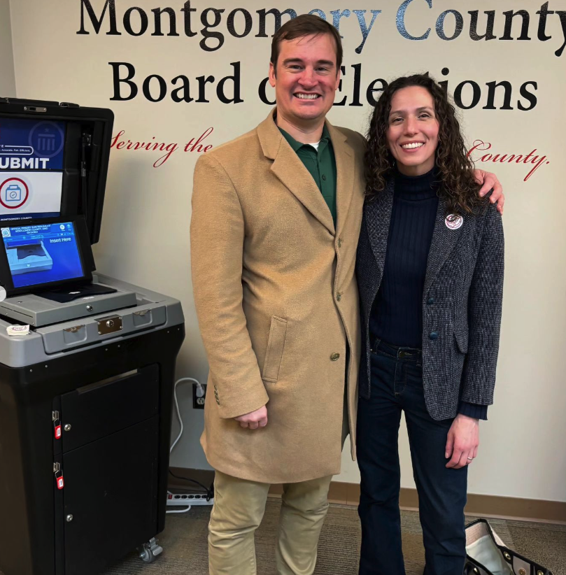 roseforohio's tweet photo. Guess who saw her own name on the ballot for the first time??? 🎉🎉🎉
Primary early vote is ON, y'all! Get yourself down to the @MCBOE_OH on any weekday between 8-5 and vote to protect public schools, women's rights, and Democracy in Ohio! 💙💪🏾💙💪🏾 #TeamRose #RoseForOhio #HD36 https://t.co/sk8RQKu9G9