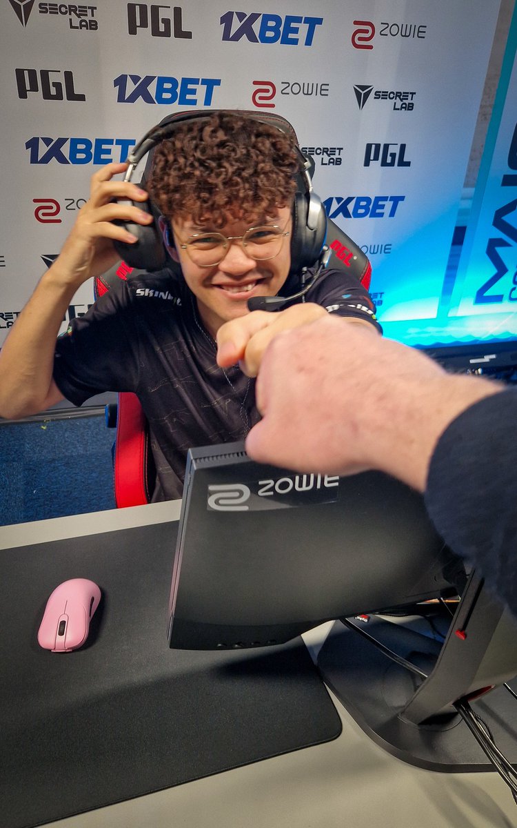 ECSTATIC ⚡️ tweet media