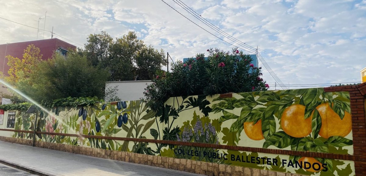 vlcsostenible's tweet photo. 🤗Enhorabona al CEIP Ballester Fandos, un centre educatiu, inclusiu, innovador i saludable que està fent passes cap a la transformació en un centre sostenible.
📢Hui en @OCRValencia 👉 https://t.co/aFsWgSEnYc
#EUpowerUP @vlcclimaenergia @AjuntamentVLC https://t.co/HeMsC7bZug