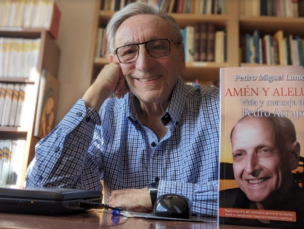 ReligionDigit's tweet photo. Pedro Miguel Lamet: "En Francisco se está cumpliendo la profecía de Arrupe": "La ocasión más obvia es que parece que finalmente ha llegado la hora del reconocimiento eclesial de este gran hombre, vetado por la cúpula de la Iglesia durante décadas, con la… https://t.co/Cjl36EIPd7 https://t.co/0mToEvxxgD