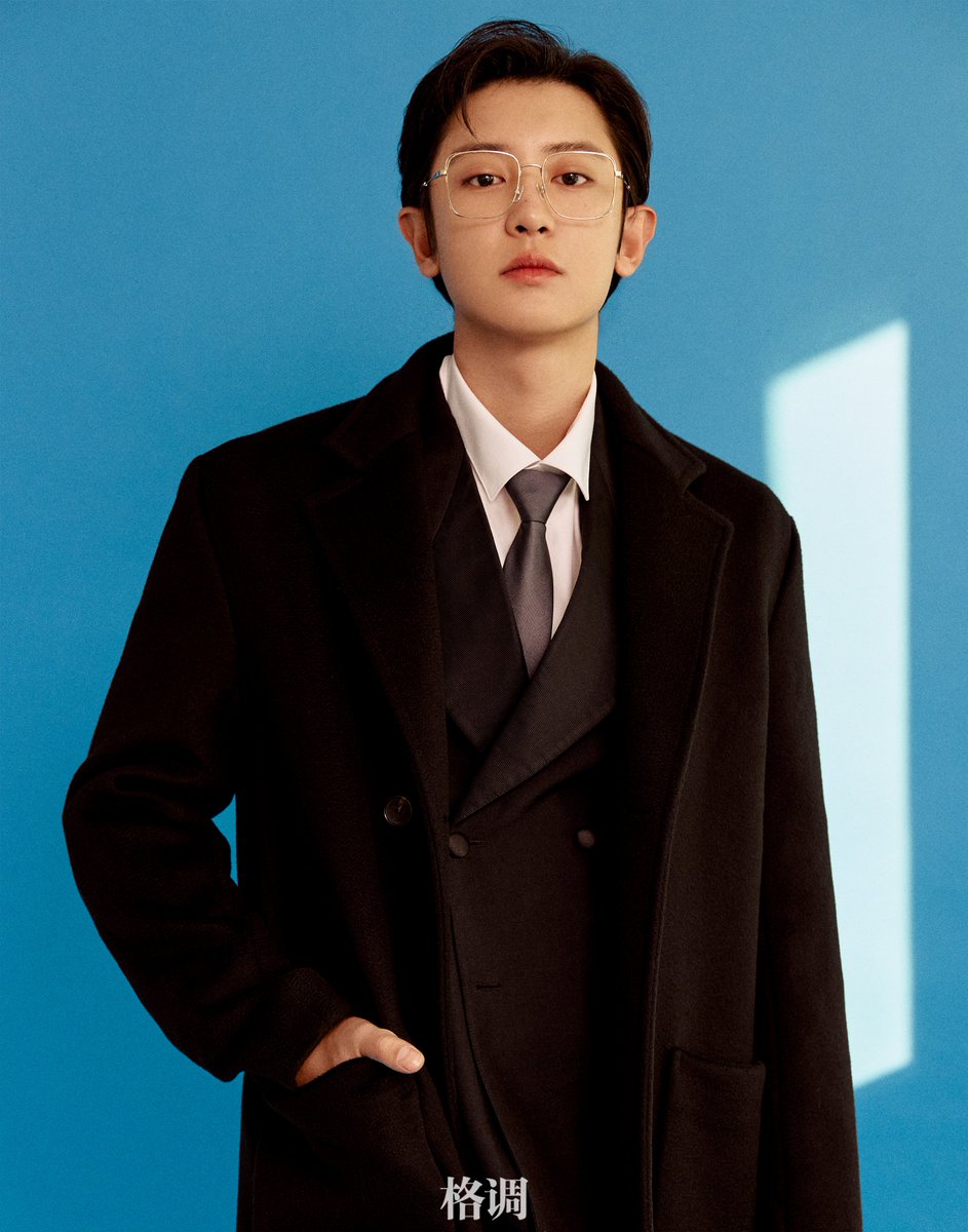 no_loey_no_life's tweet photo. Gediao shared the HD photos of these 2 images from the magazine to celebrate Chanyeol's return on Weibo 🤭🤍 https://t.co/O3lsTytGfJ