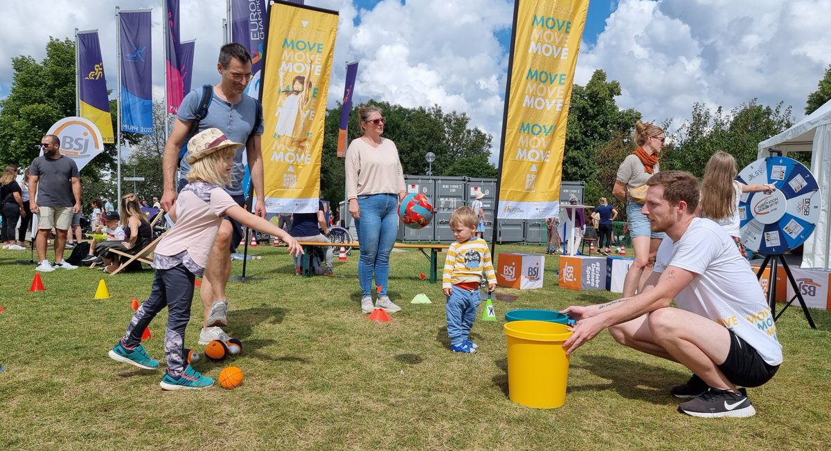 Das MOVE FOR HEALTH-Forschungsprojekt zeigt die Bedeutung von Sport und Bewegung für die mentale Gesundheit von Kindern und Jugendlichen. Die Kampagne liefert richtungsweisende und gesellschaftspolitisch relevante Daten für das gesunde Aufwachsen. is.gd/agCrpv