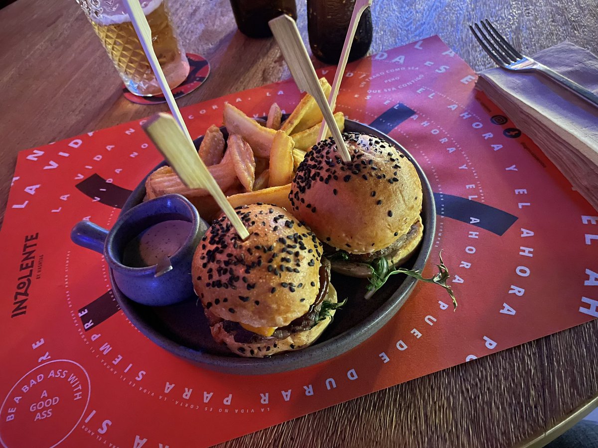 jOrGeNightWing's tweet image. Medallo city #provenza #Medellin #Colombia