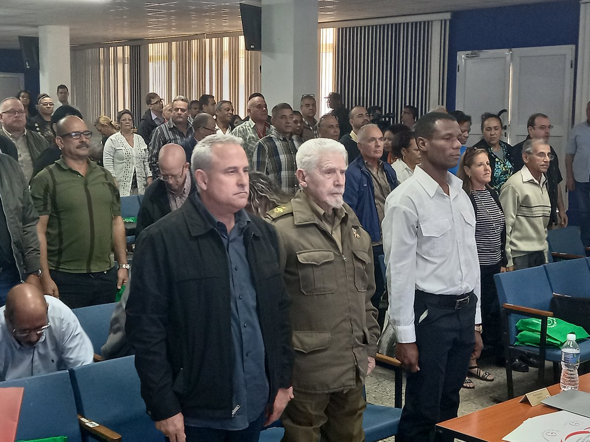 Sesiona hoy Balance de Trabajo de <a href="/GelectCuba/">Gelect</a> , con la presencia del Comandante de la #Revolución <a href="/ValdesMenendez/">Ramiro Valdés Menéndez</a>  Viceprimer ministro, <a href="/EloylvarezMart1/">Eloy Álvarez Martínez</a>, Ministro de #IndustriasCuba. <a href="/PresidenciaCuba/">Presidencia Cuba 🇨🇺</a> <a href="/MMarreroCruz/">Manuel Marrero Cruz</a> <a href="/GobiernoCuba/">Gobierno Cuba 🇨🇺</a> <a href="/PartidoPCC/">Partido Comunista de Cuba</a> <a href="/DrRobertoMOjeda/">Dr. Roberto Morales Ojeda</a>