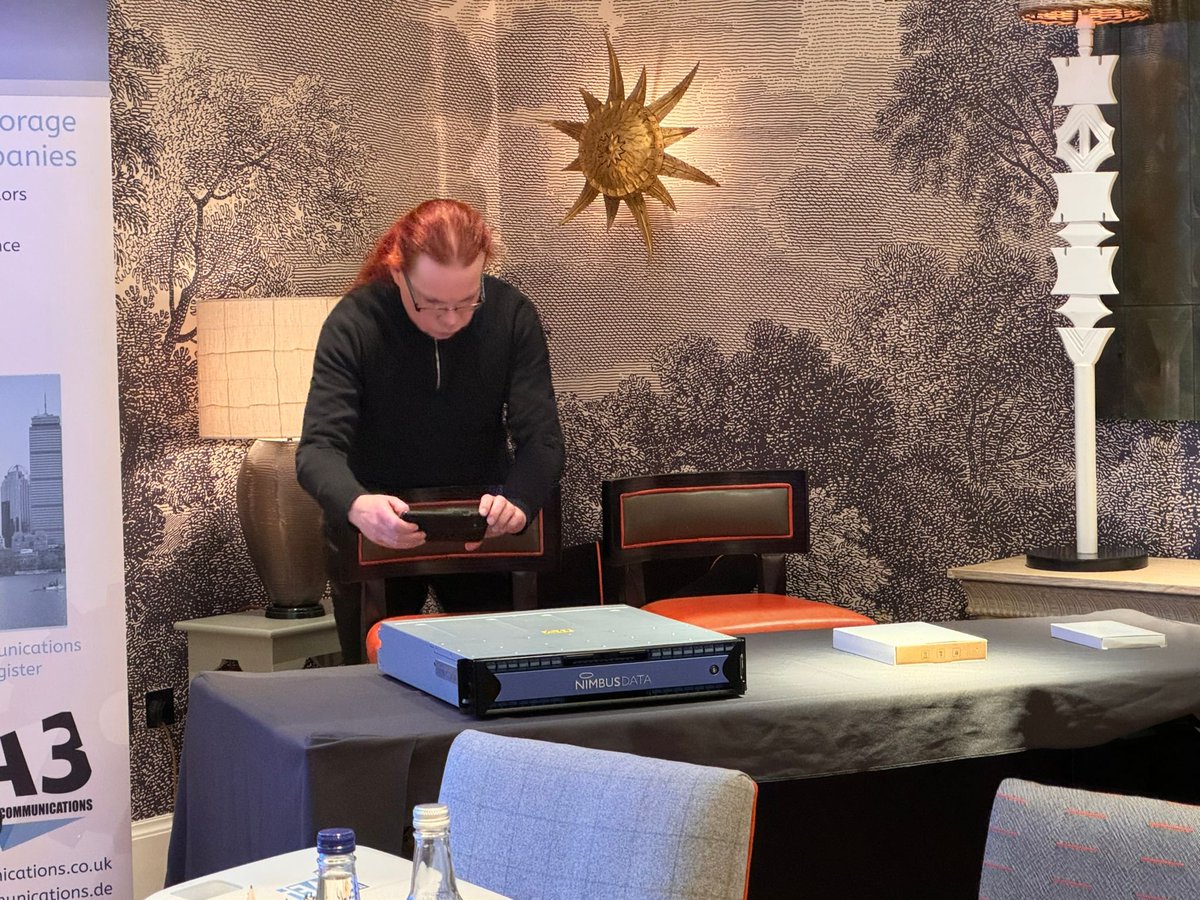 A3Comms's tweet image. Getting a closer look at @NimbusData&apos;s technology at #A3TechLive #Memory #FlashStorage @PeterRayAllison @Giorgio_Fusari @aruediger