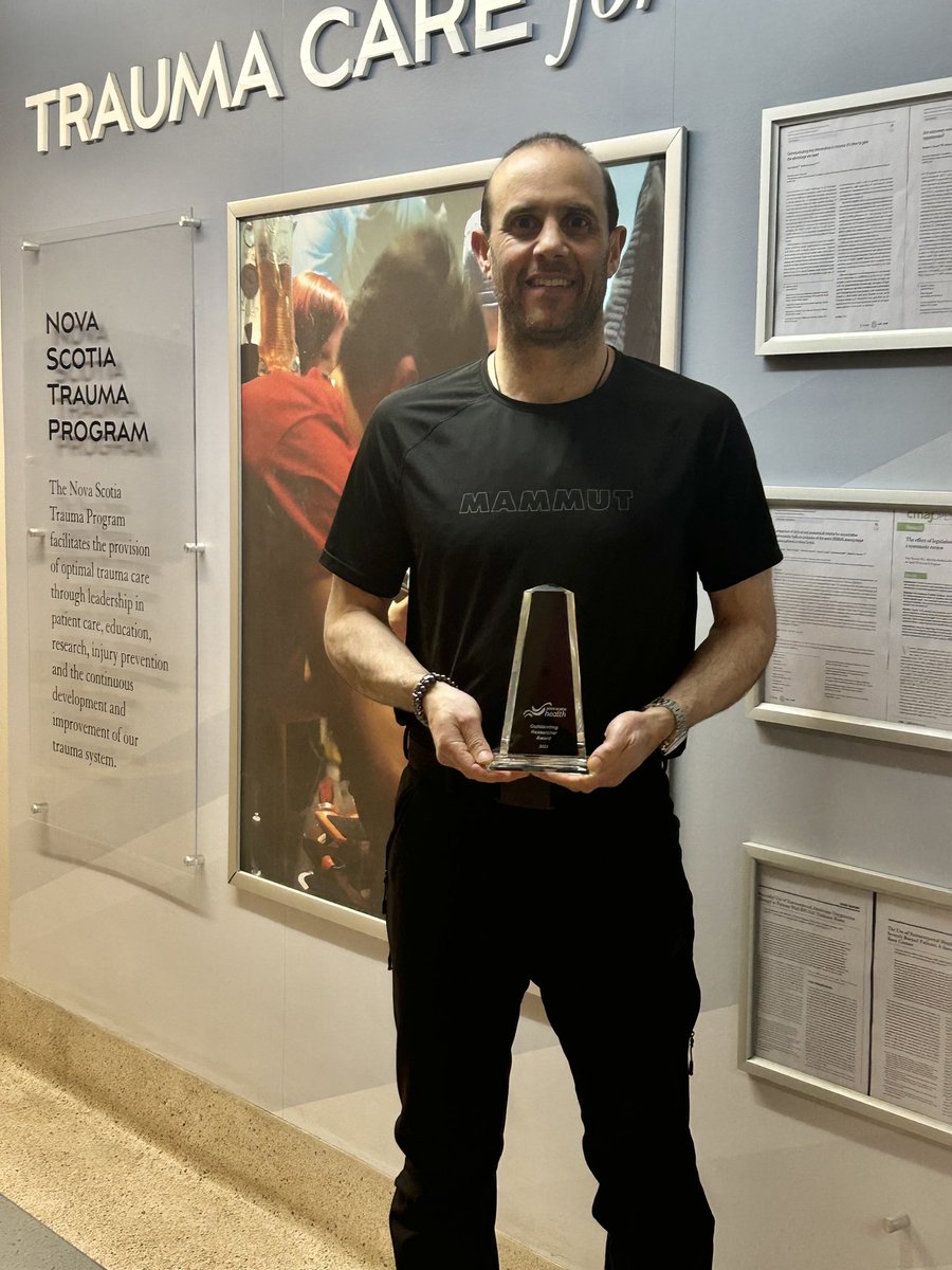Huge congratulations to our very own TraumaNS research star, Mete Erdogan, for his @NSHealth 2023 Outstanding Researcher. Well deserved for the powerhouse behind our annual 10+ TraumaNS publications. Very proud of my friend, and my 1st trauma hire 10 years ago.  Well done!👍👍👍
