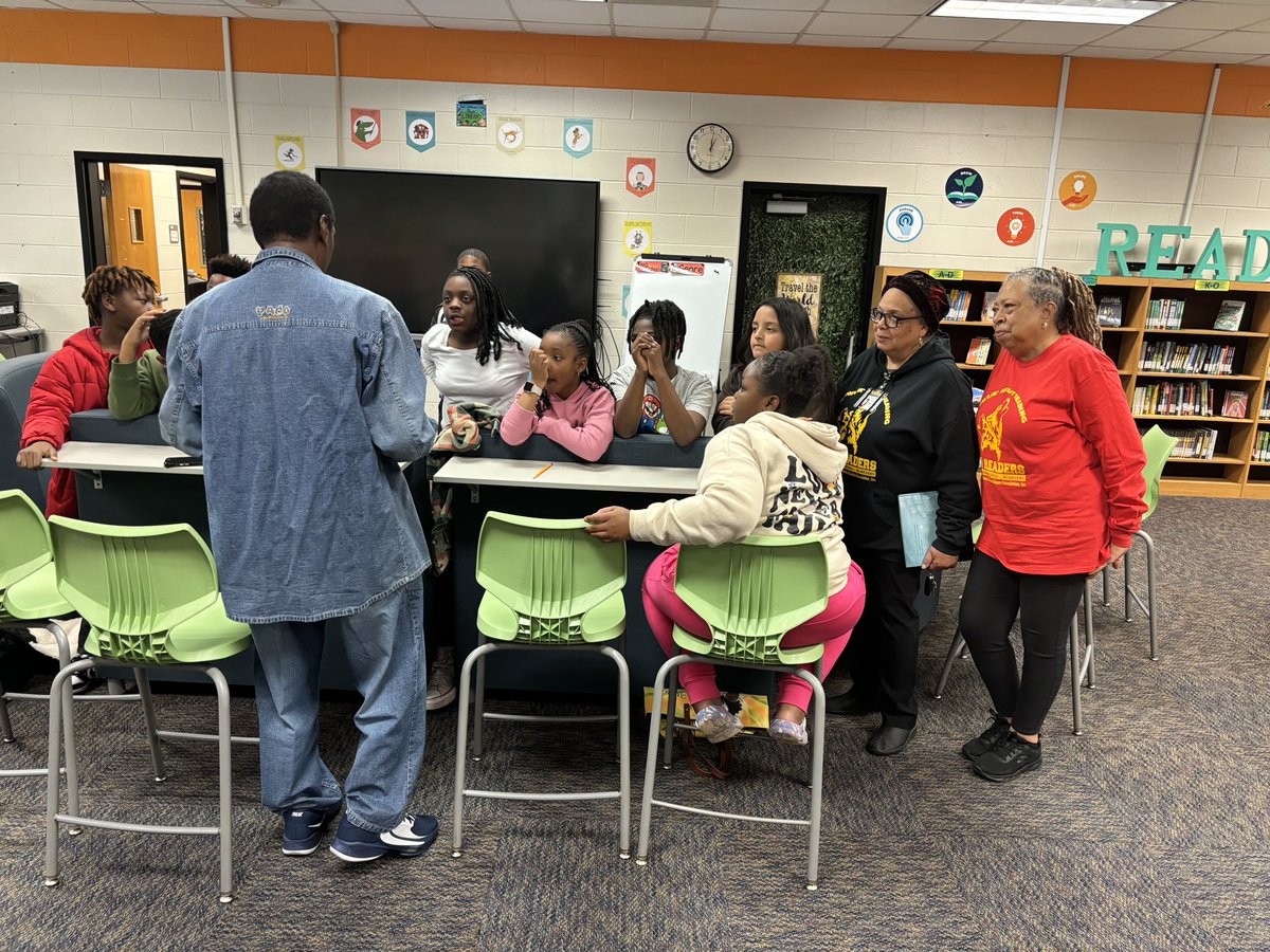 Such a pleasure to have the SWHS Alumni Association AAA Readers Black History Meetup share the immigration story from The 1619 Project: Born on the Water with our students. @yvnvPlaysByKids you are appreciated and we value the community support.