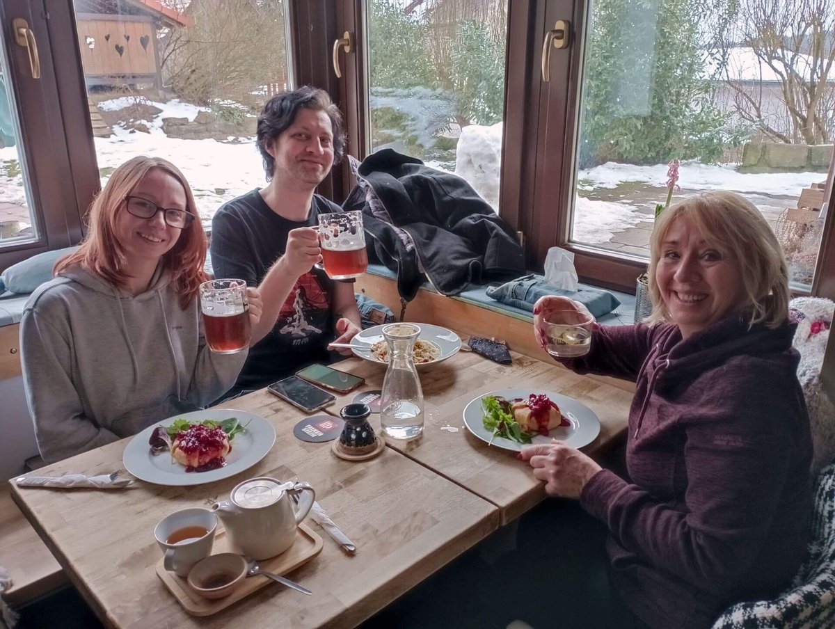 Enjoy the Lanterns of Narnia with Northernhikes! 🌅😍 Let yourself be enchanted by Bohemian Switzerland on special night walk. ➡️ northernhikes.com/tours/81/the-l…

#trip #nature #czechrepublic #Prague #bohemianswitzerland