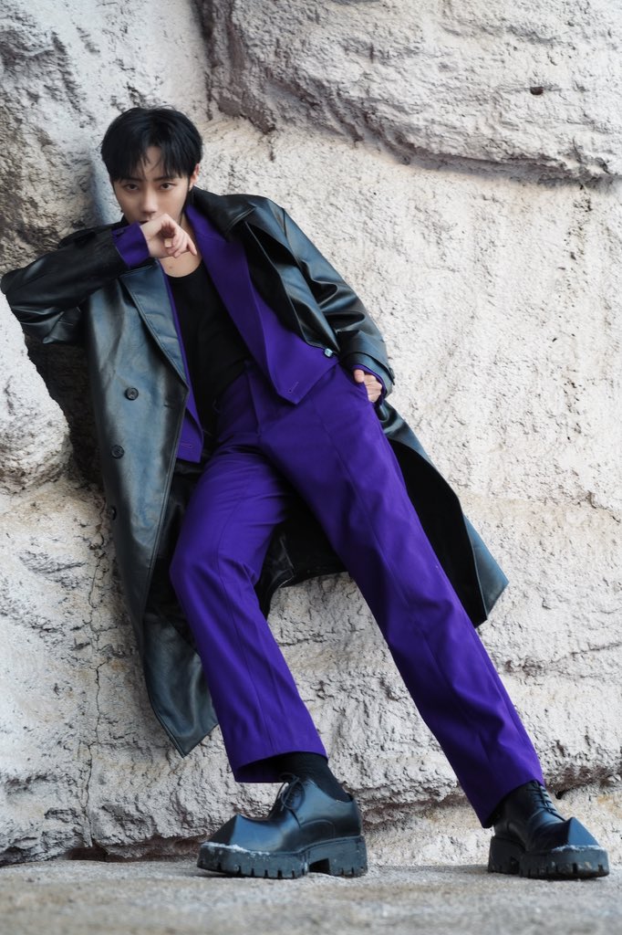 LiuyeTH's tweet photo. [#LiuyeWork]  (2)

สวมสูทสีม่วงเข้มเพิ่มความลึกลับให้กับต้นฤดูใบไม้ผลิ คลุมด้วยแจ็กเก็ตหนังเท่ๆ เผยให้เห็นเสน่ห์อันเป็นเอกลักษณ์ที่ไม่ธรรมดา 
คืนนี้เจอกัน 

#หลิวเหย่ #Liuye #刘也    
©®刘也Yea工作室       
📷[2024-02-22] https://t.co/4nRu9c2LG0