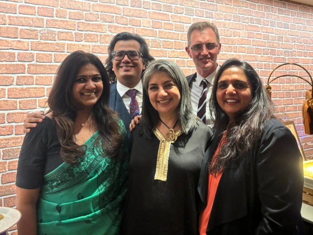 Last week, I attended #AliveWithOpportunity, a networking event organised by the British High Commission that celebrated growing trade & investment ties between the UK & India. It was attended by notable figures, including @DavidTCDavies @citylordmayor bit.ly/4bM0dzN