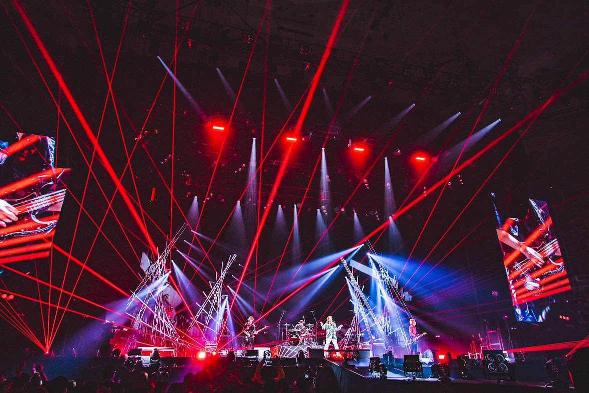 super_beaver's tweet photo. 【#SUPERBEAVER 】

都会のラクダ TOUR 2023-2024
〜 駱駝革命21 〜

日本武道館 -day2-

#駱駝革命21 ツアー18本目！
過去最高を更新する物凄い熱気！

堪らない瞬間が沢山ありました！
またライブ会場で会えますように！
本当にありがとうございました！！

photo by @cazrowAoki https://t.co/2uj77z7Yz0