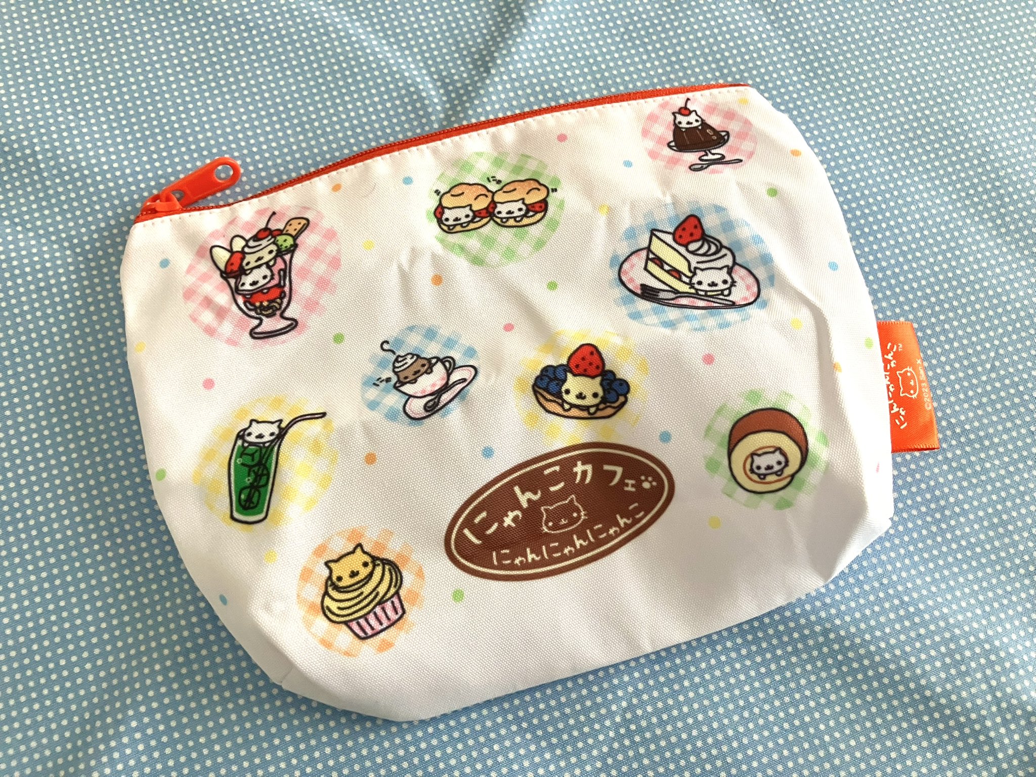にゃんにゃんにゃんこ にゃんこ 休み　ポーチ San-X にゃんにゃんにゃんこ にゃんこ休みポーチ 希少 - メルカリ