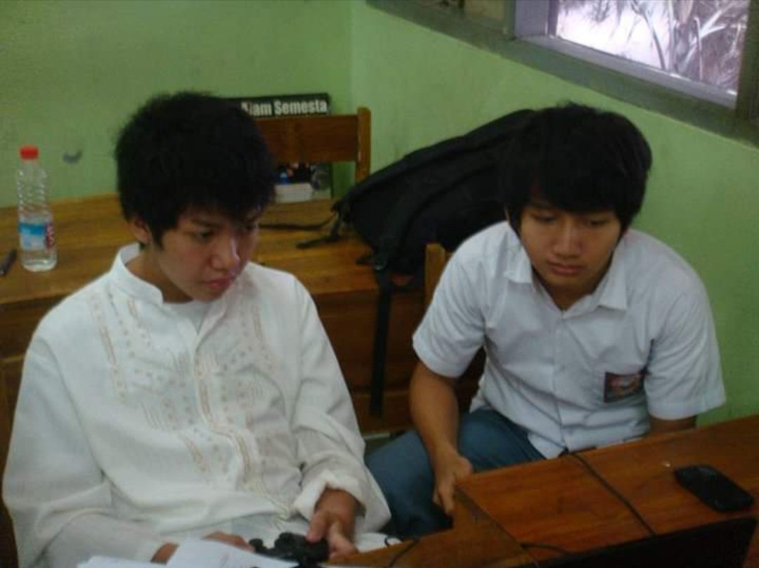 angrhdy's tweet photo. 2010-2011 wkwk terima kasih Adop, sehat &amp; sukses selalu men 👊 https://t.co/GaTWS60uhi